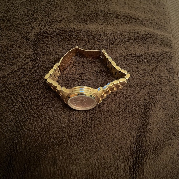 Watch - Picture 2 of 4